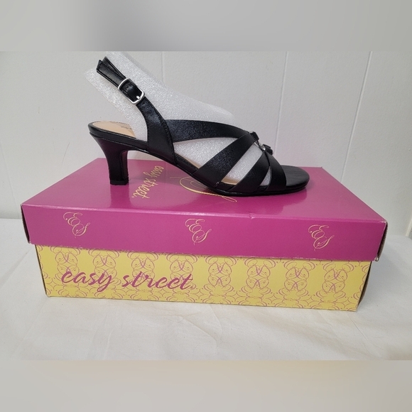 Easy Street Zazie Strappy Black Women's Sandals Womens Size 6 Wide - Picture 9 of 10
